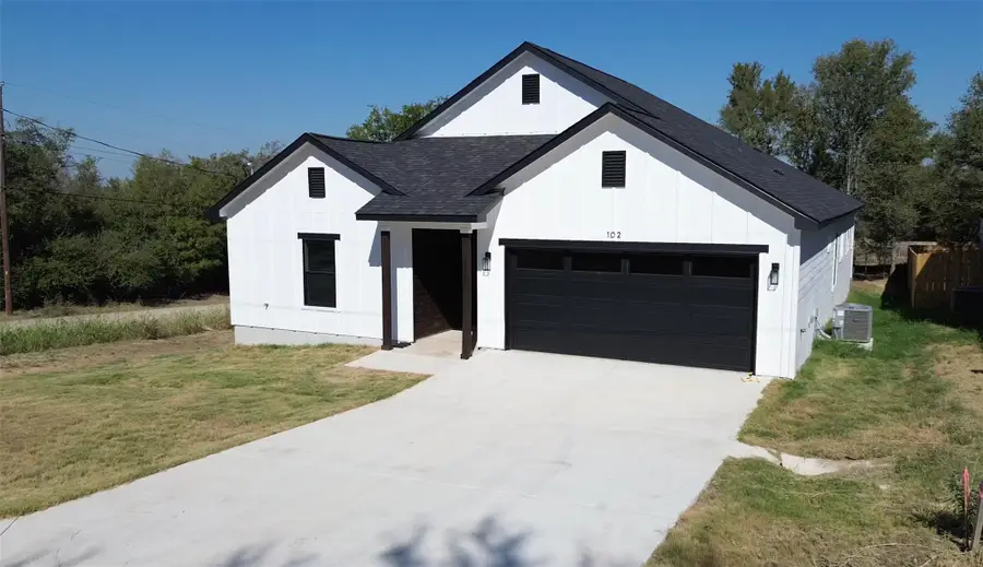 102 Halawa Ct, Bastrop, TX 78602 - Image #2