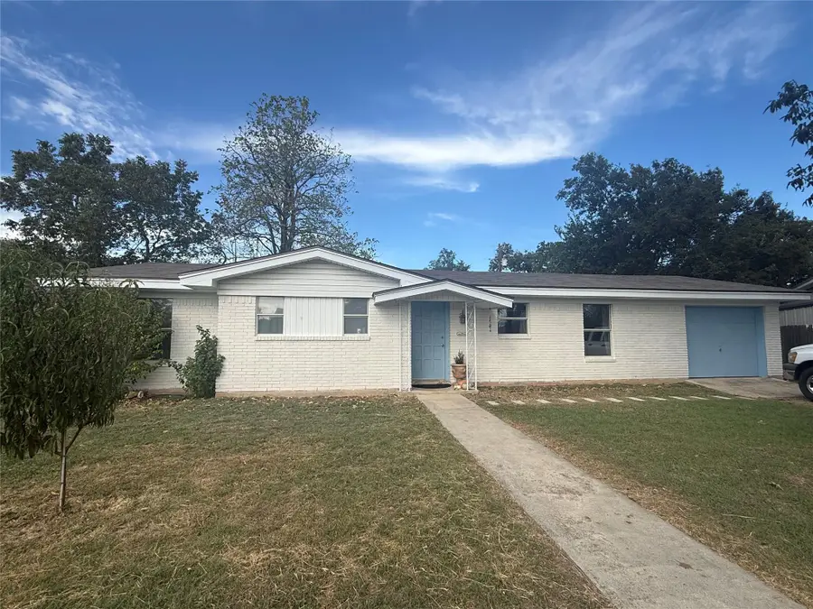 665 W Cedar St, Bertram, TX 78605 - #2
