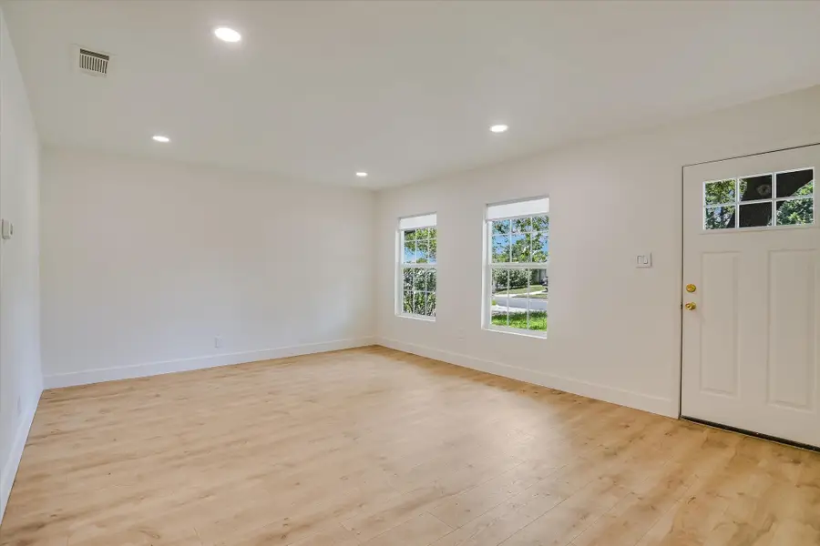 9809 Dallum Dr, Austin, TX 78753 - Image #3