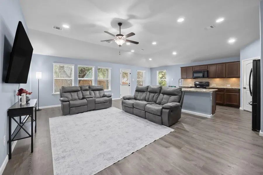 2612 American Dr, Lago Vista, TX 78645 - #2