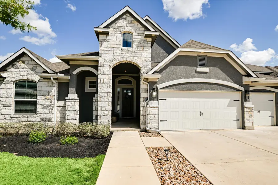 92 Rancho Trl, Georgetown, TX 78628 - Image #2