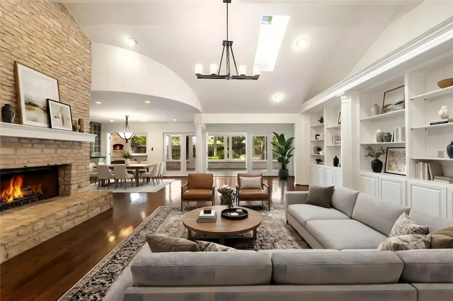 2112 Wychwood Dr, Austin, TX 78746 - #2