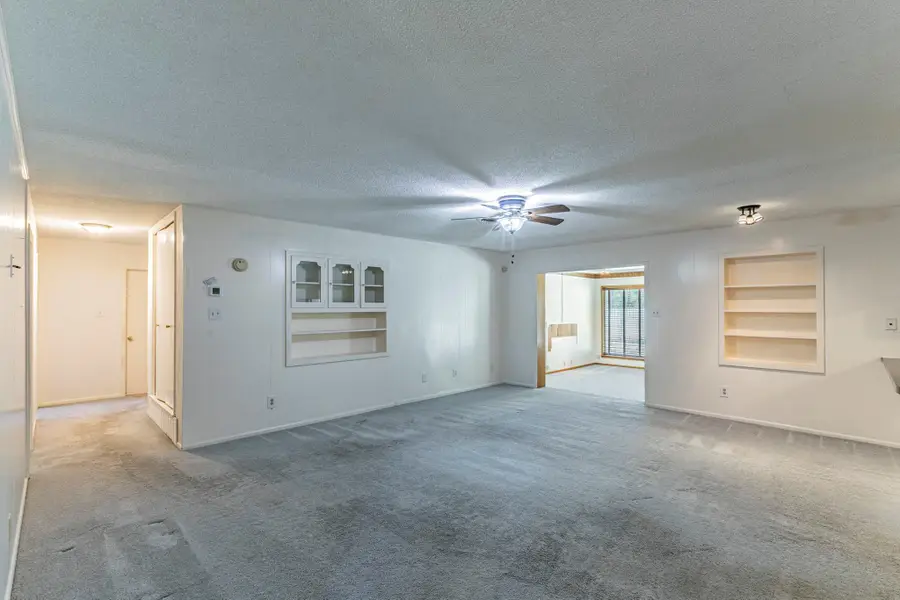 1808 N Beal St, Belton, TX 76513 - #2