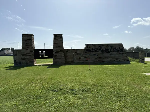 112 Gloria Blvd, Smithville, TX 78957