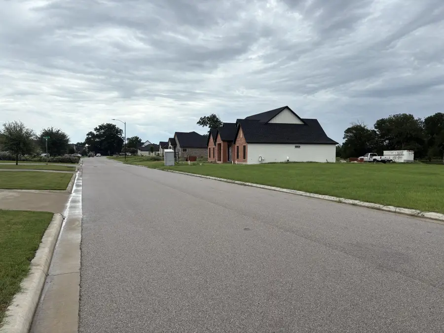 112 Gloria Blvd, Smithville, TX 78957 - Image #2