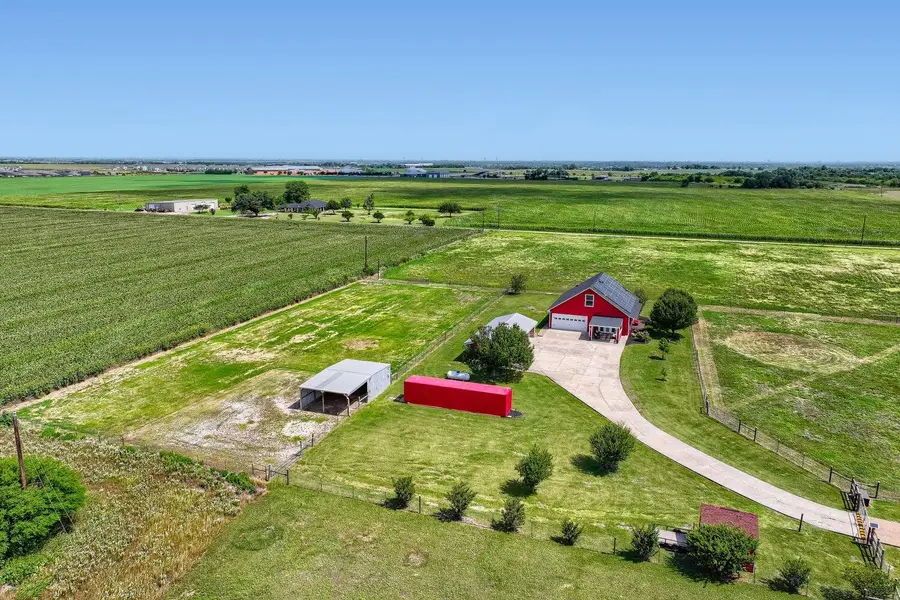 210 Battleground Cir, Taylor, TX 76574 - #2