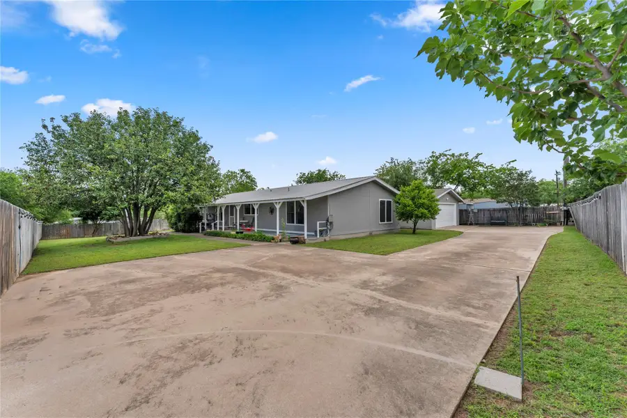 130 Banks St, Kingsland, TX 78639 - #2