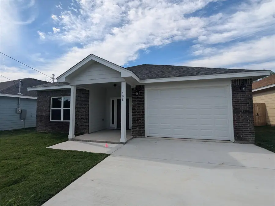 1708 E Ave G, Lampasas, TX 76550 - Image #2