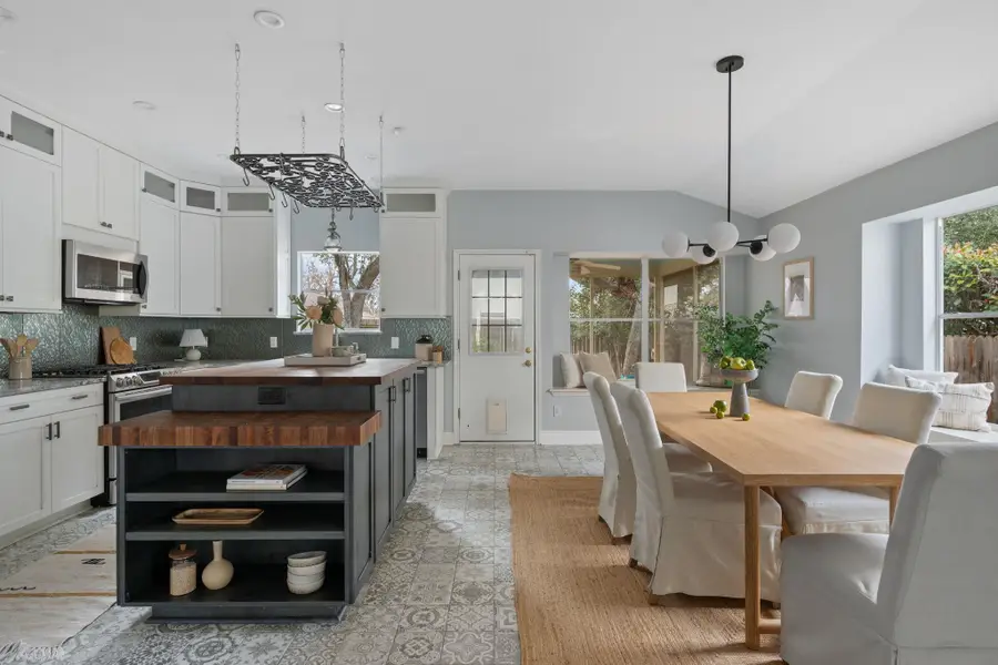 8121 Luling Ln, Austin, TX 78729 - #2