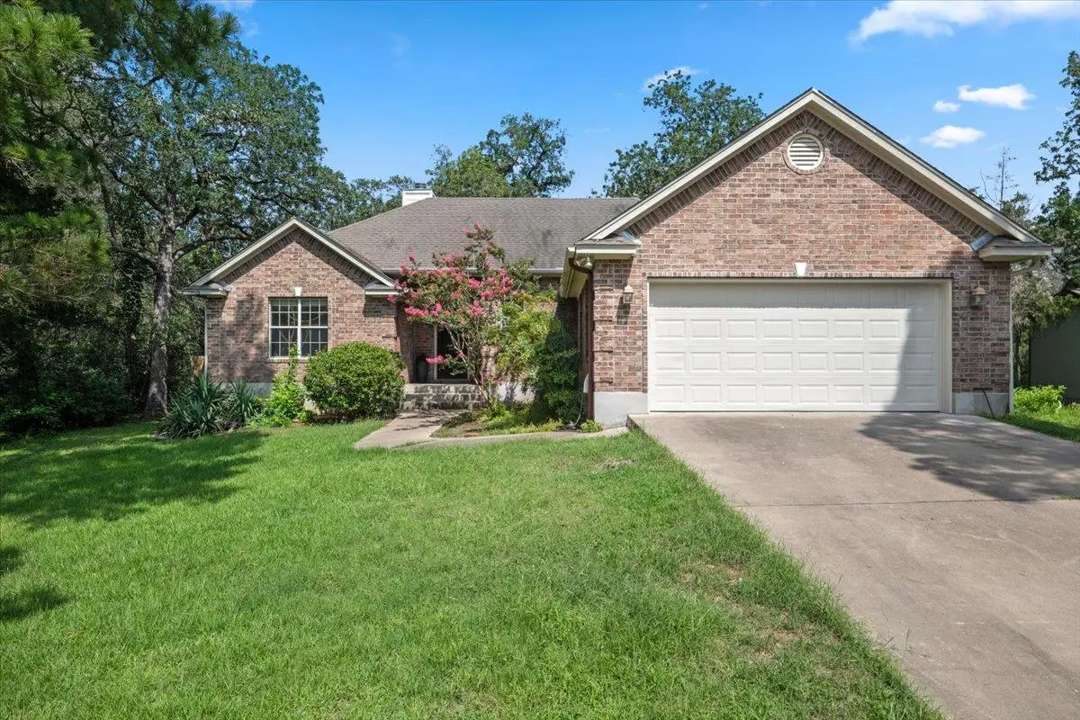 415 Tahitian Dr, Bastrop, TX 78602 - #1