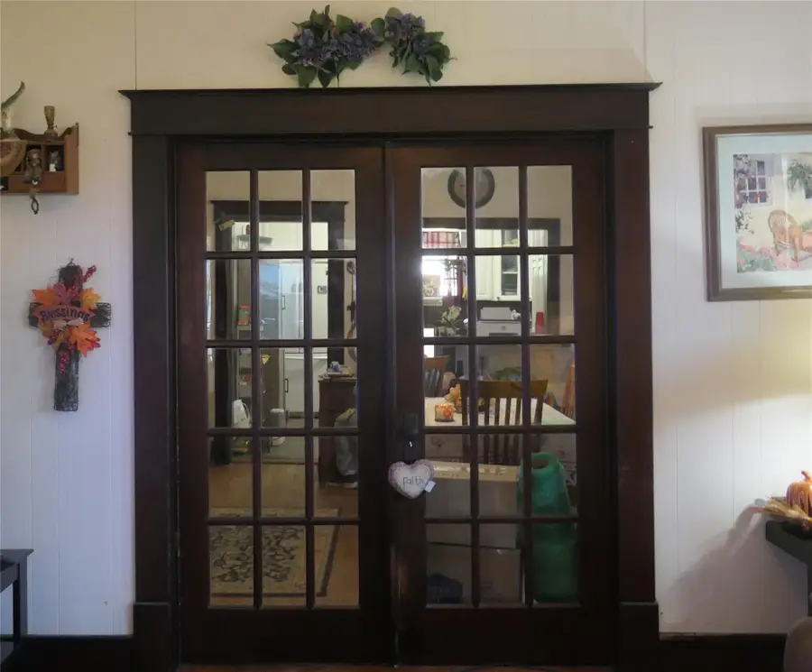 231 S Evie St, Bartlett, TX 76511 - Image #2