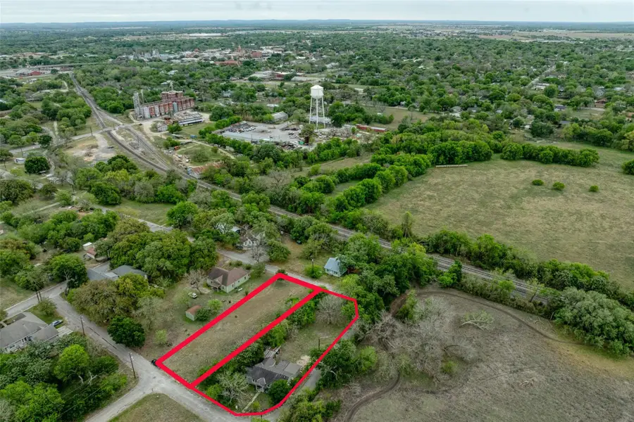 1002 Proctor St, Lockhart, TX 78644 - #3