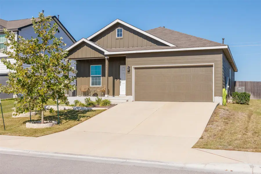 503 Halfmoon Dr, Lockhart, TX 78644 - #2