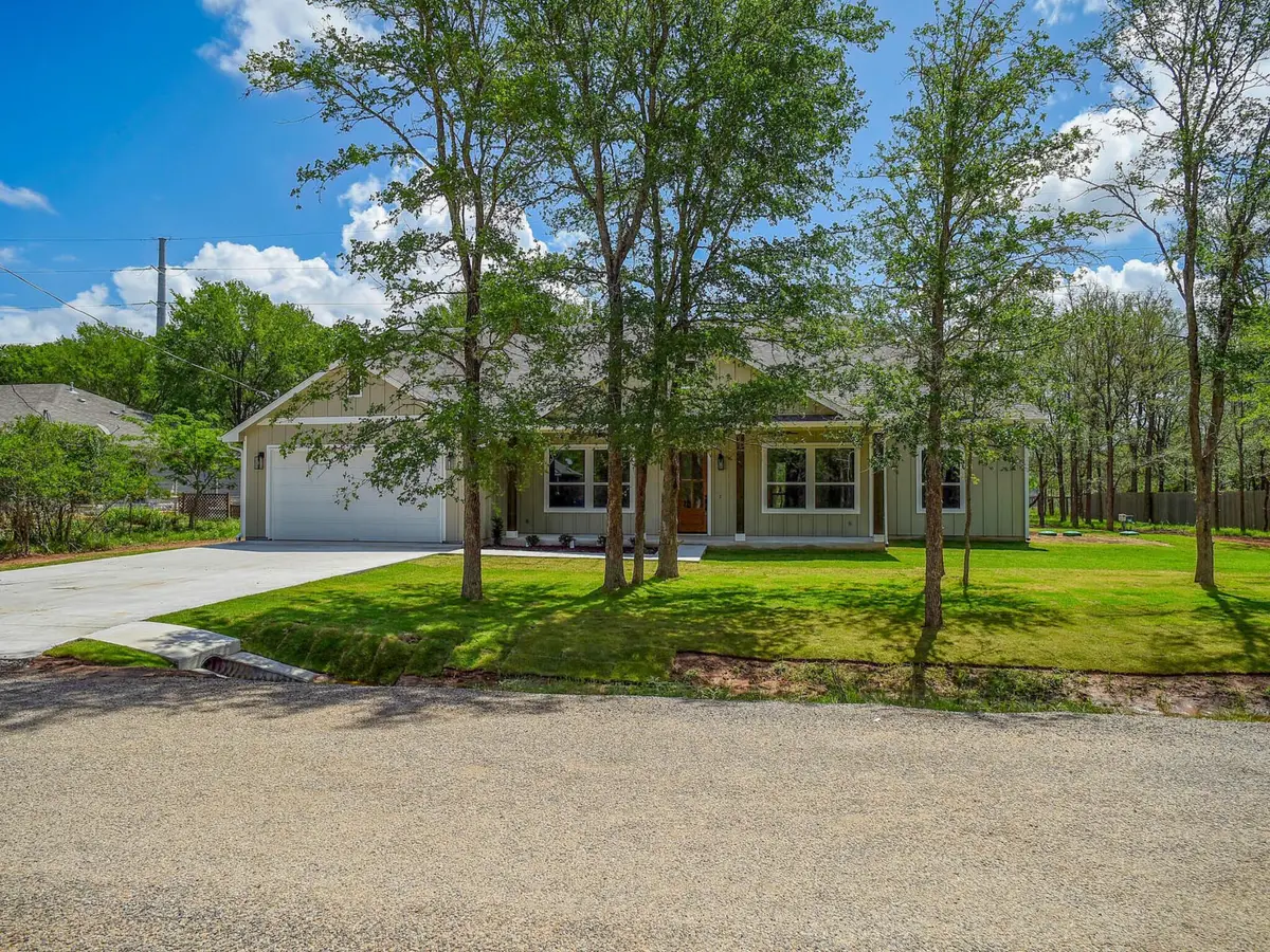 207 Waipahoehoe Dr, Bastrop, TX 78602 - #1