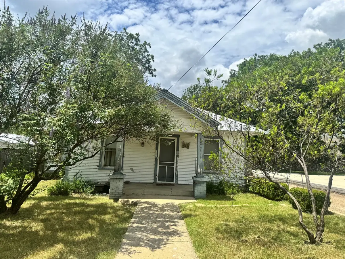 110 S Porter St, Lampasas, TX 76550 - #1