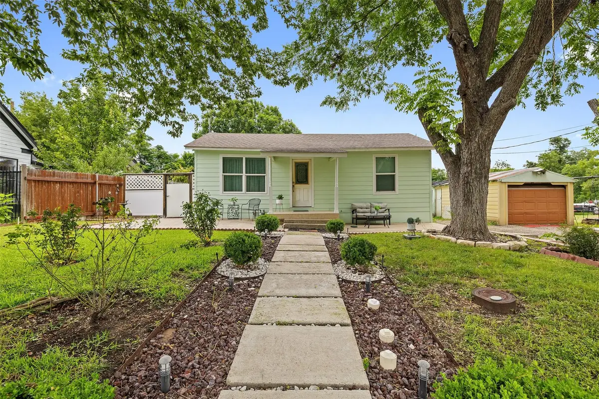 718 Kimbro St, Taylor, TX 76574 - #1