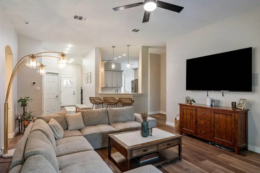 113 Hanstrom Dr, Hutto, TX 78634 - #3