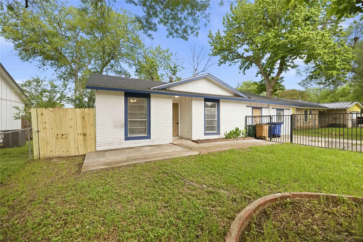 4502 Turnstone Dr, Austin, TX 78744 - #1