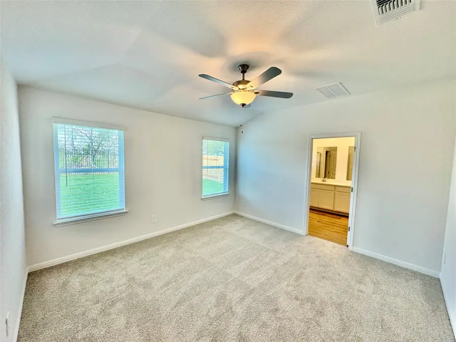 200 Coopers Hawk Crst, Cedar Creek, TX 78612 - Image #3