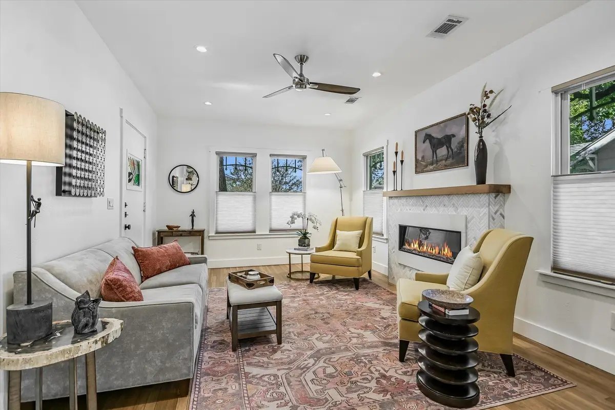 106 E 35th St, Austin, TX 78705 - Image #1