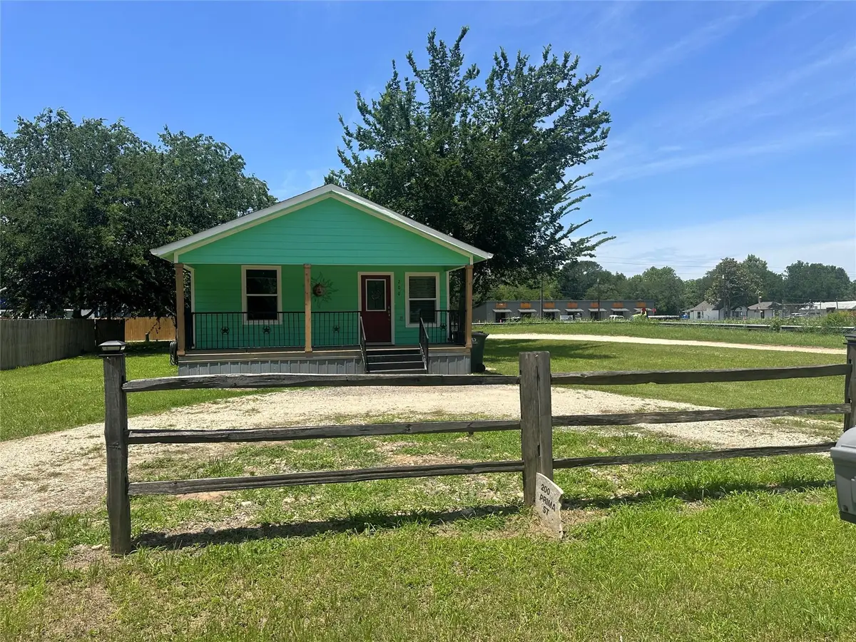 200 Prima St, Smithville, TX 78957 - #1
