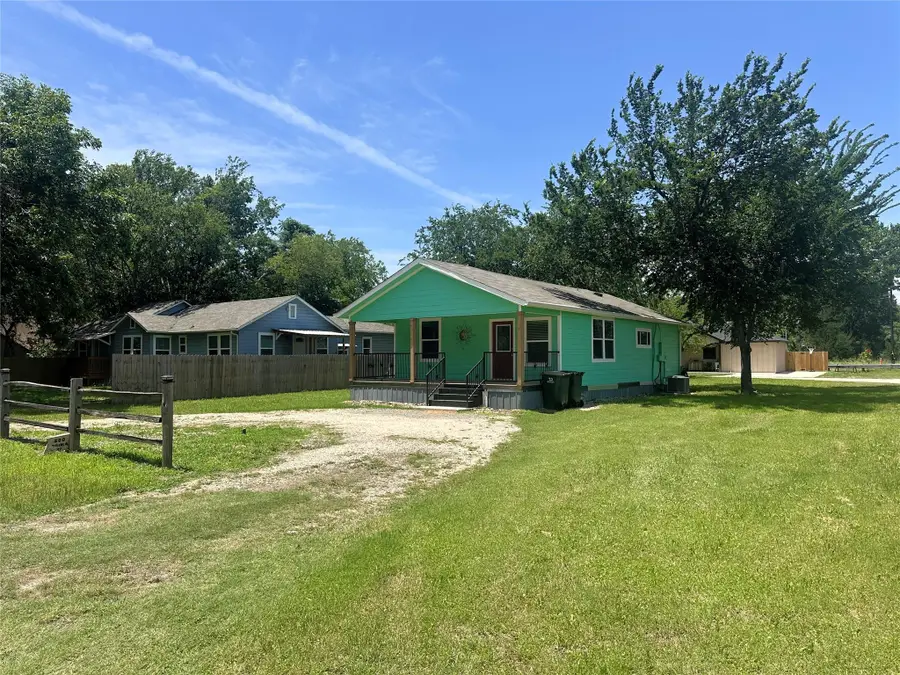 200 Prima St, Smithville, TX 78957 - #2