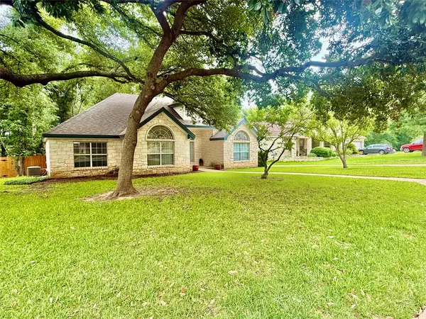 1127 Robin Rd, Elgin, TX 78621