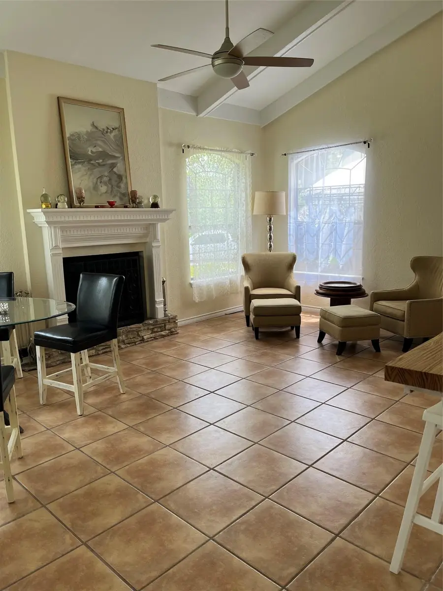 11 Townhouse Circle Cir, Wimberley, TX 78676 - Image #2