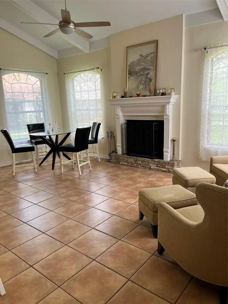 11 Townhouse Circle Cir, Wimberley, TX 78676 - Image #3