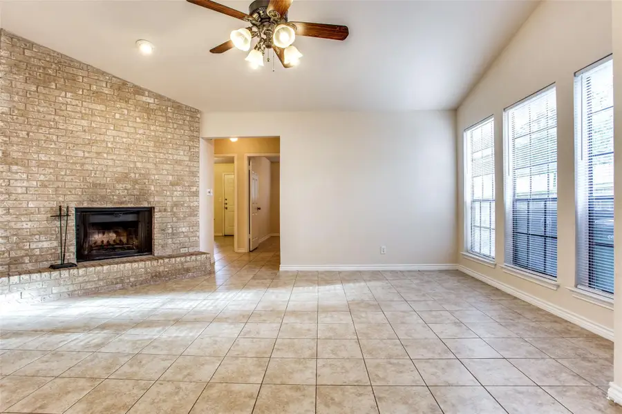 8811 Clearbrook Trl, Austin, TX 78729 - Image #3
