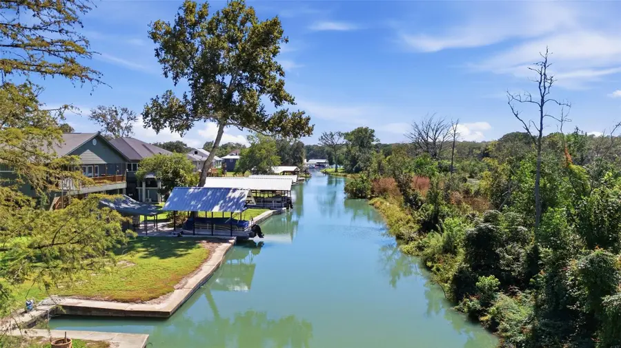 124 Lakeside Dr, Seguin, TX 78155 - #2