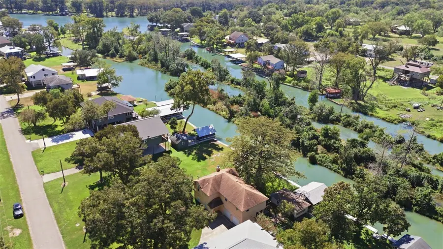124 Lakeside Dr, Seguin, TX 78155 - #3