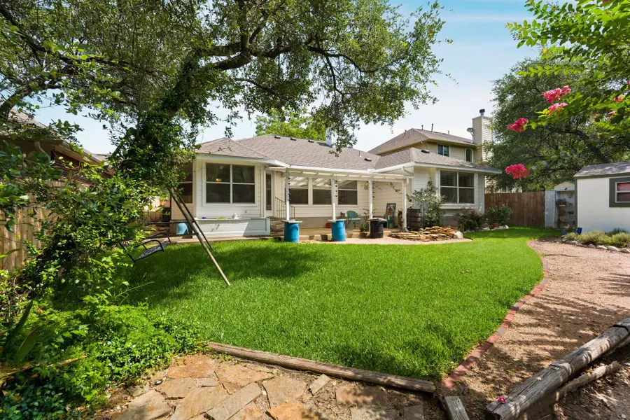 810 Hilltop Dr, Leander, TX 78641 - #2