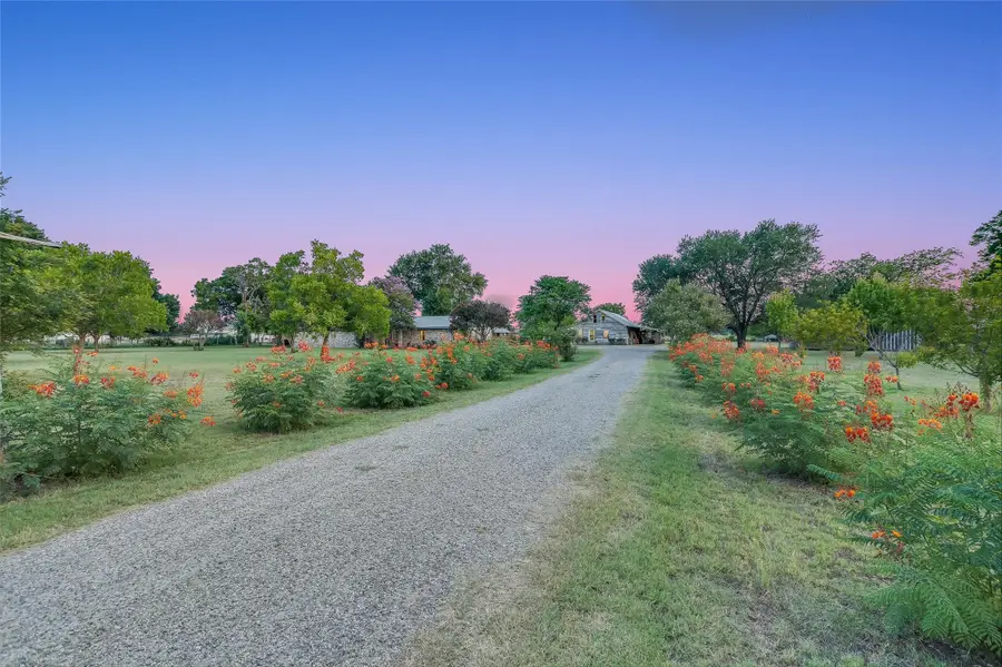 2421 Post Oak Rd, Webberville, TX 78653 - Image #2