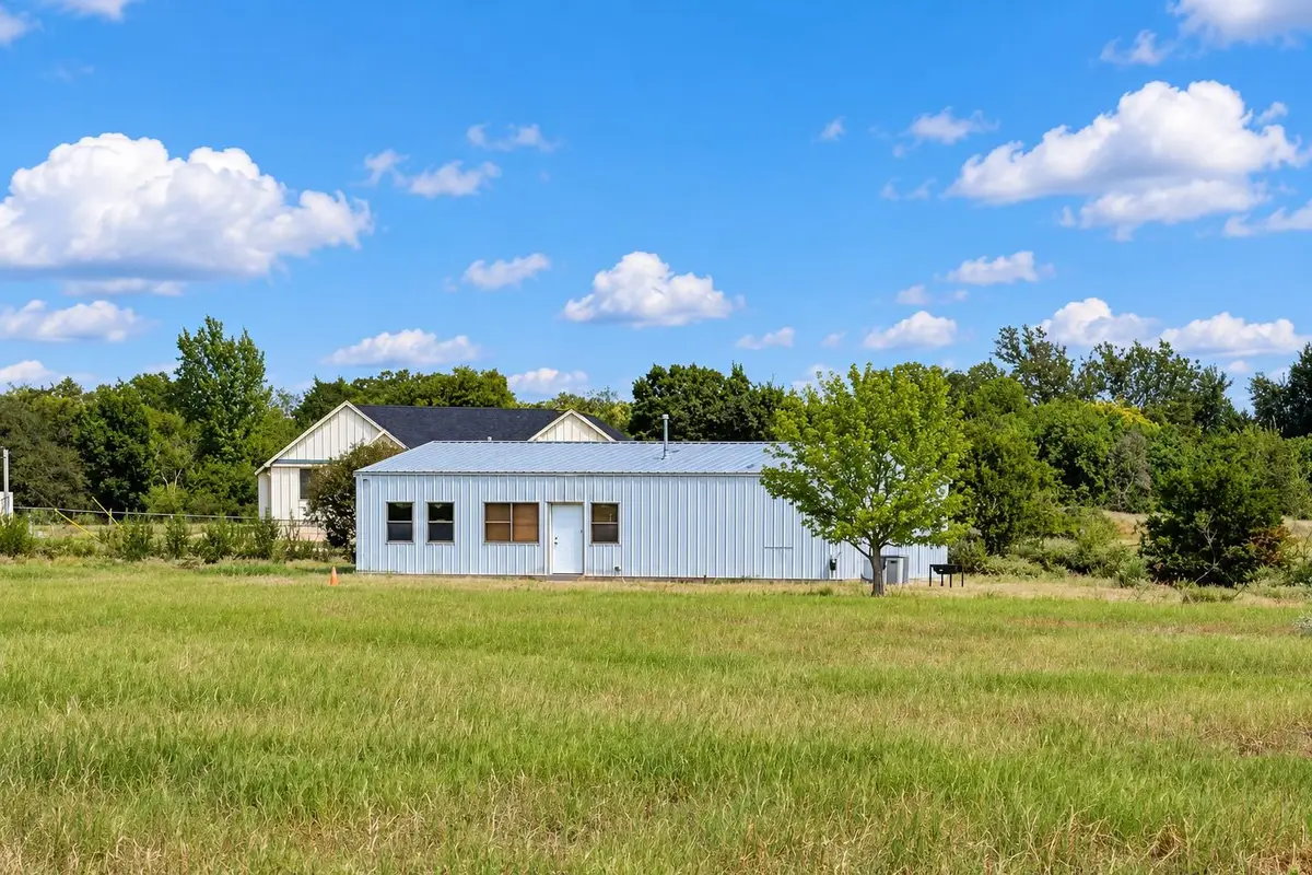 290 Richmond St, McDade, TX 78650 - #1
