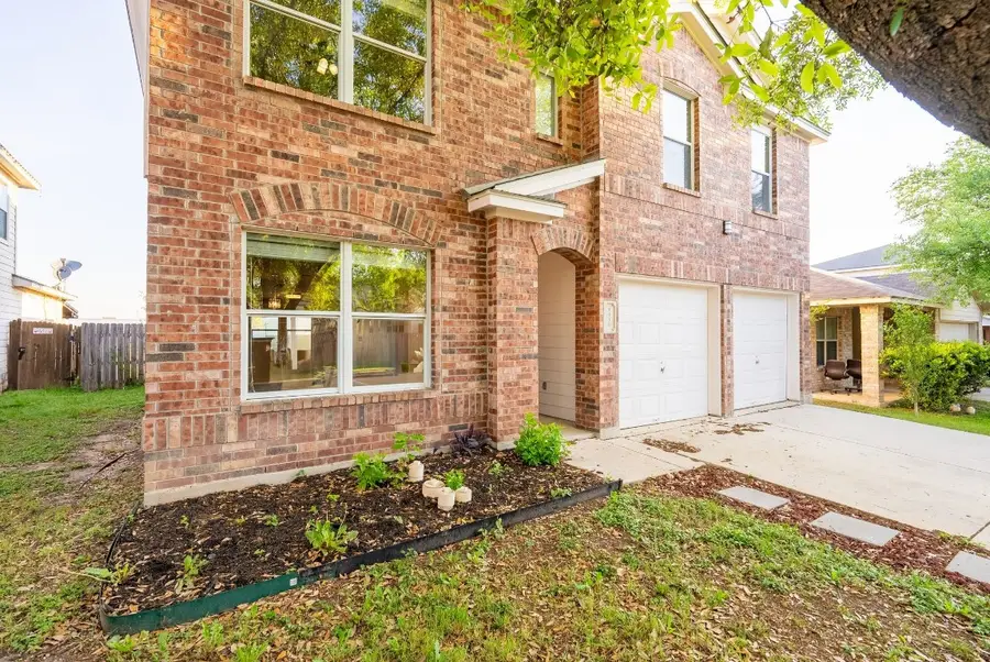 9431 Massaro St, San Antonio, TX 78251 - Image #2