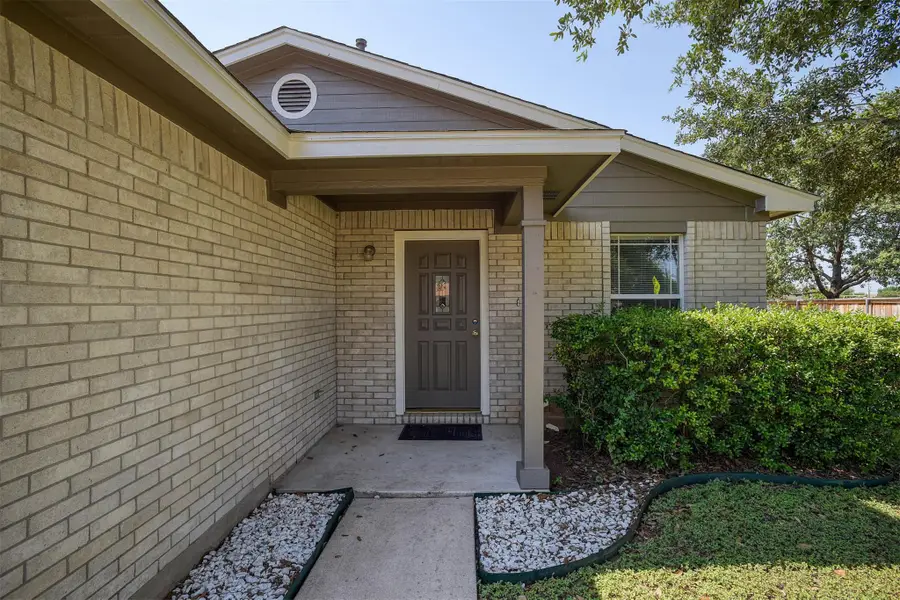 619 Carole Cv, Bastrop, TX 78602 - Image #2