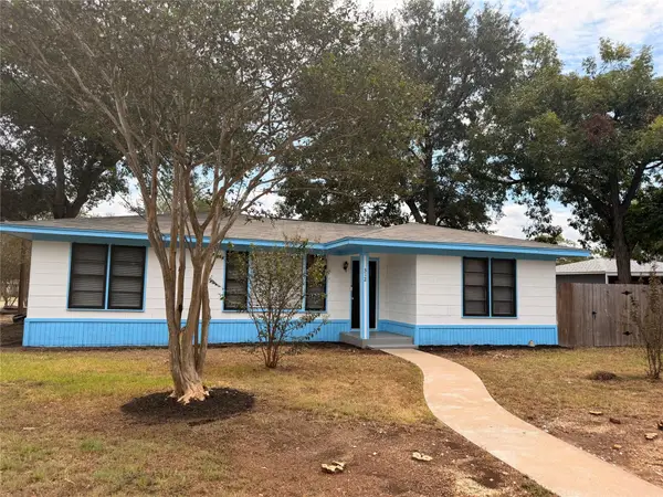 312 S Wilson Ave, Giddings, TX 78942