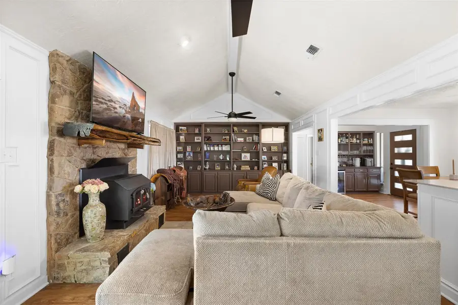 9203 S Us Highway 77 Highway, Rockdale, TX 76567 - Image #3