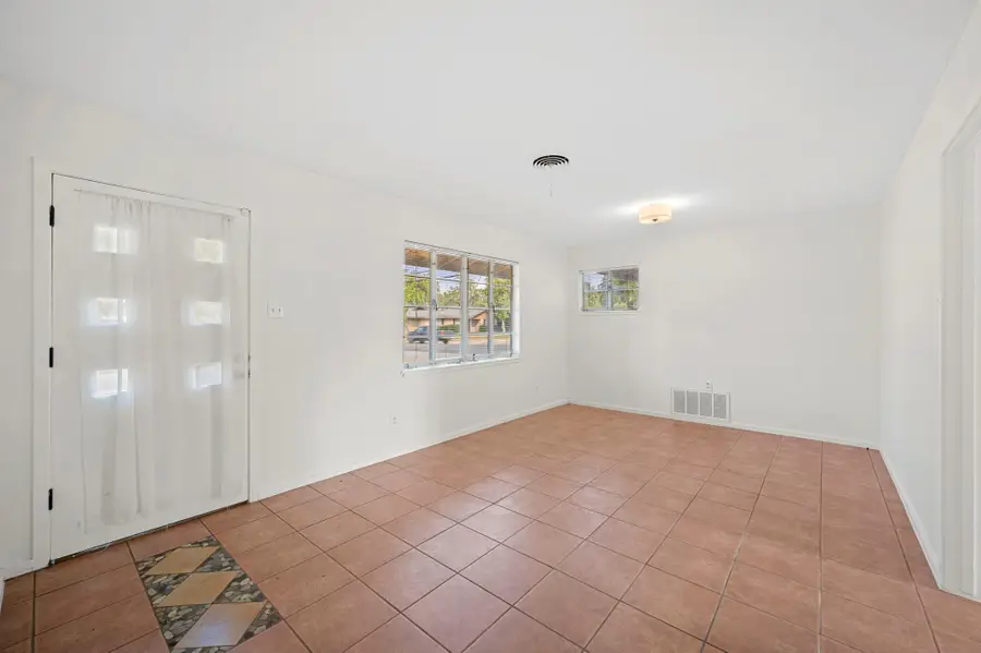 5807 Wynona Ave, Austin, TX 78756 - Image #2
