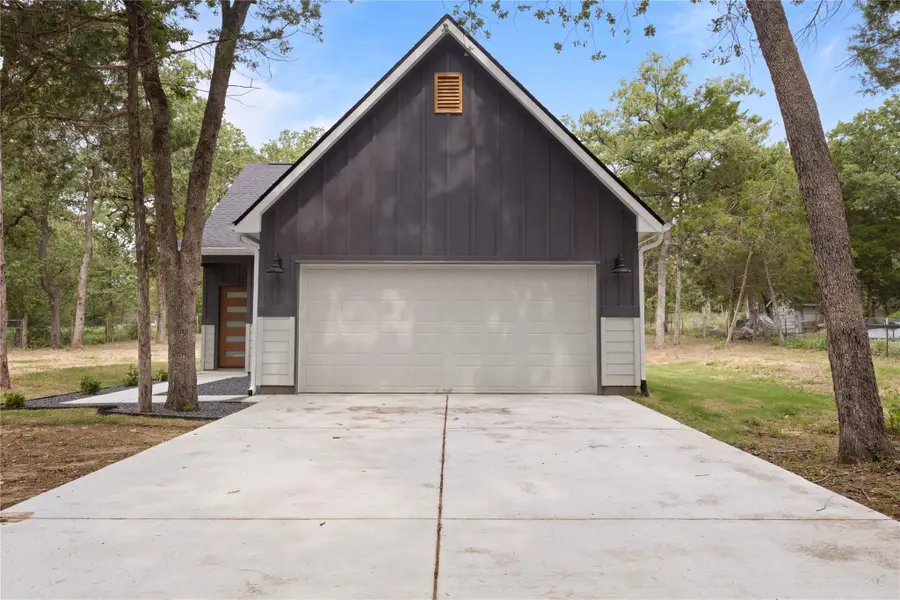240 Shadow Oak Dr, Bastrop, TX 78602 - Image #2