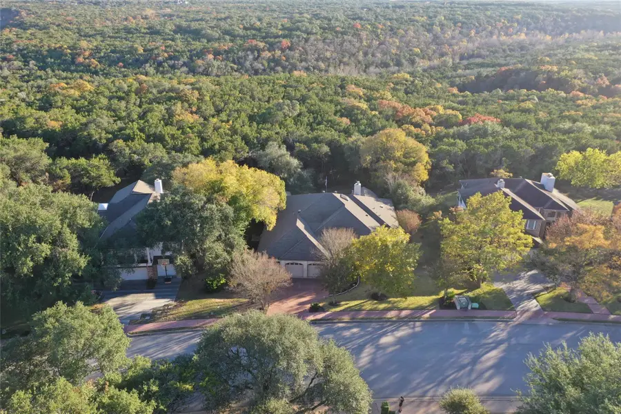2801 Barton Point Dr, Austin, TX 78733 - Image #3