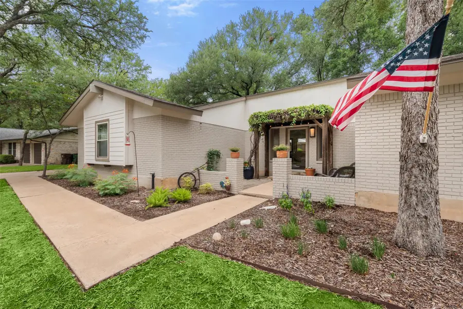 302 S Lake Creek Dr, Round Rock, TX 78681 - #2