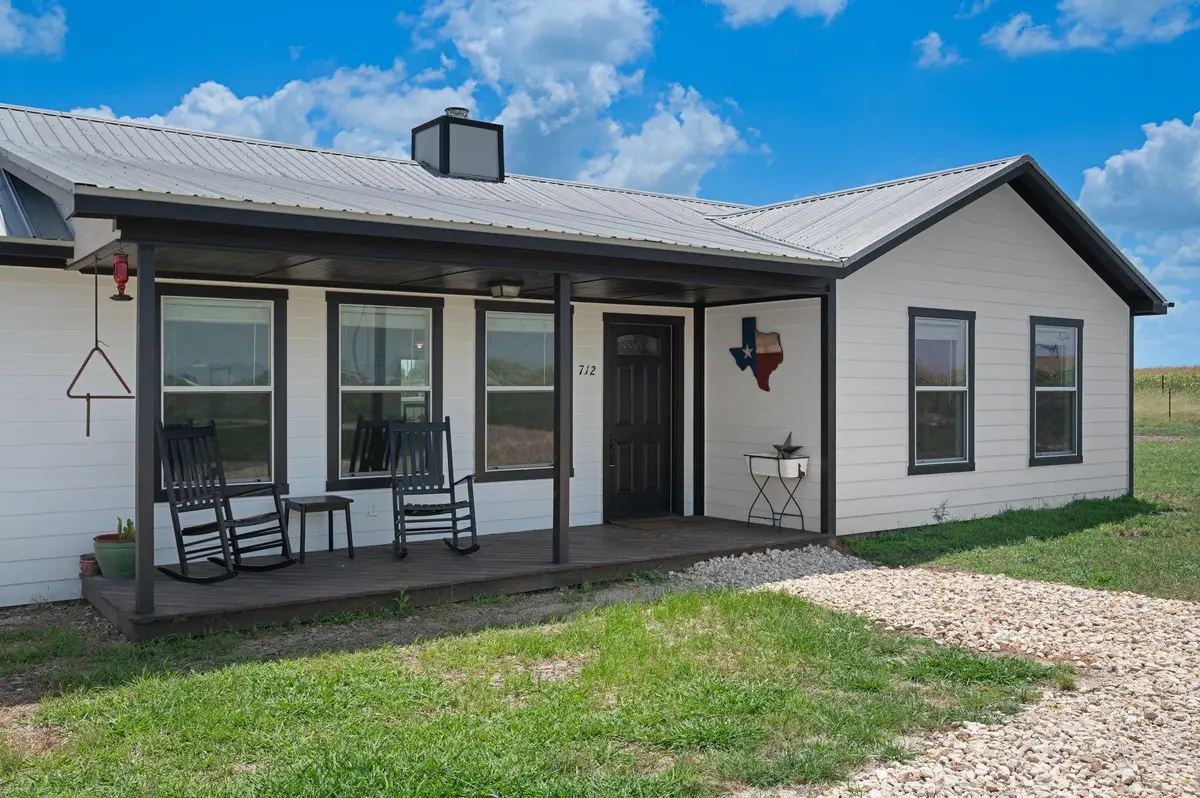 712 County Road 330, Granger, TX 76530 - Image #1