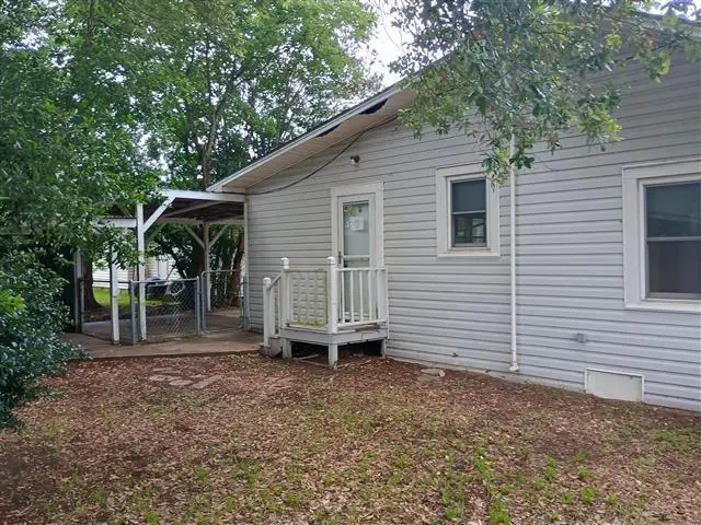 736 W Bell Ave, Rockdale, TX 76567 - Image #2