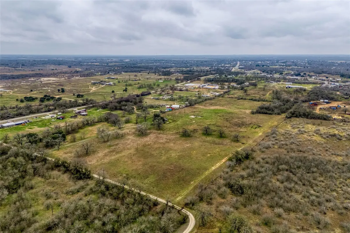 103 Robin Ln, Luling, TX 78648 - #1