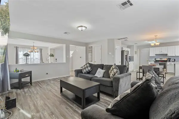 202 Rinehardt St, Hutto, TX 78634