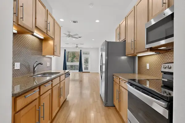 2931 E 12th St #206, Austin, TX 78702