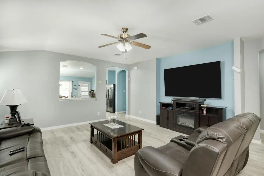 211 Vallecito Dr, Georgetown, TX 78626 - Image #3