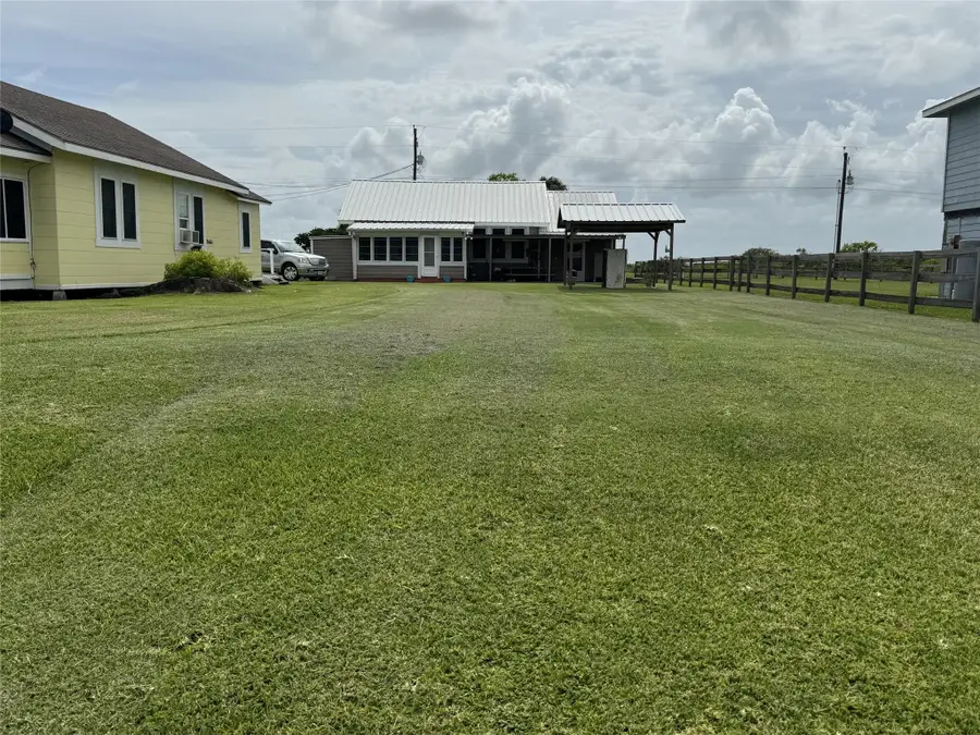 549 Marshall Johnson Ave S, Port Lavaca, TX 77979 - #2